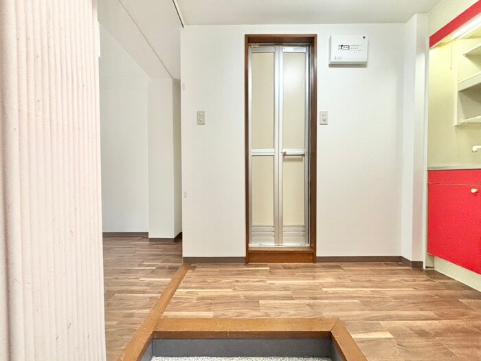 物件内観写真17　(玄関)