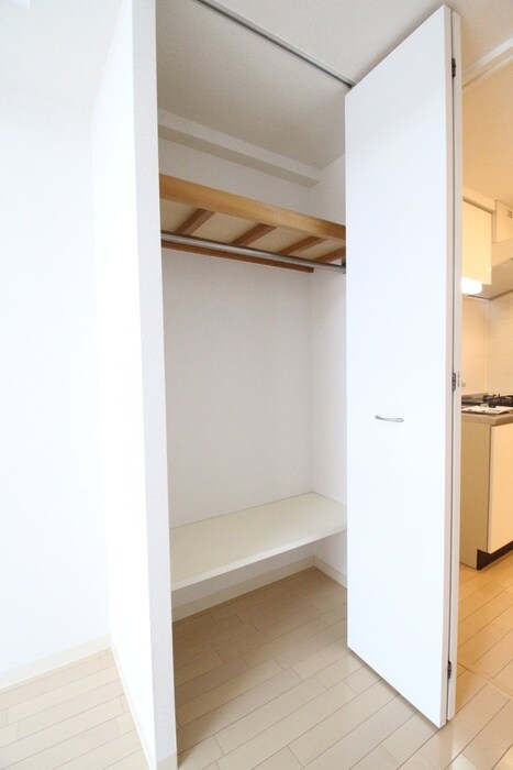 物件内観写真12　(収納)