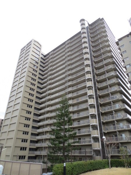 ﾌｧﾐｰﾙﾊｲﾂ草津Ⅱ番館（1201）外観写真