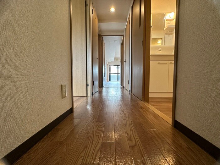 物件内観写真18　(廊下)