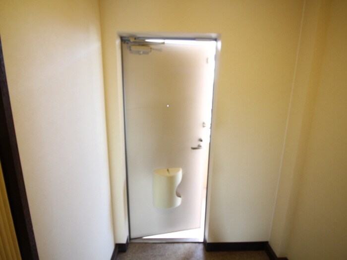 物件内観写真17　(玄関)