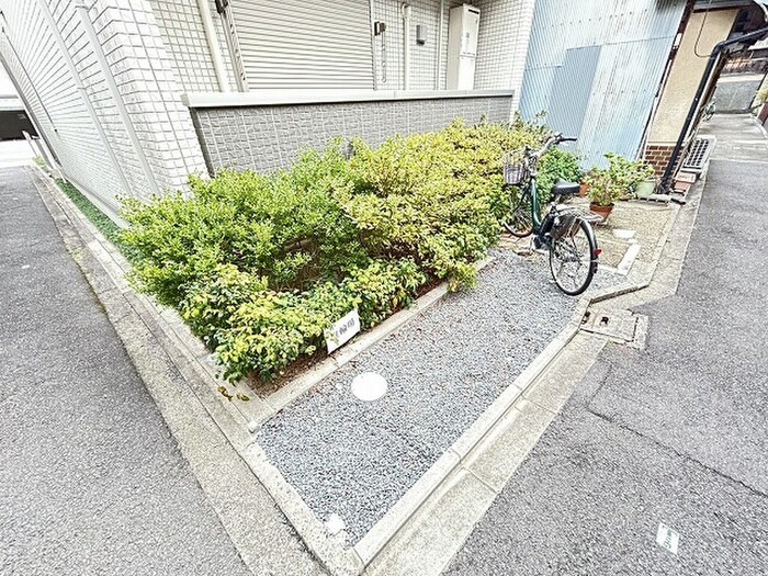 物件外観写真4　(駐輪場)