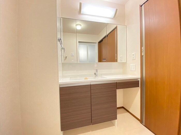 物件内観写真12　(洗面)