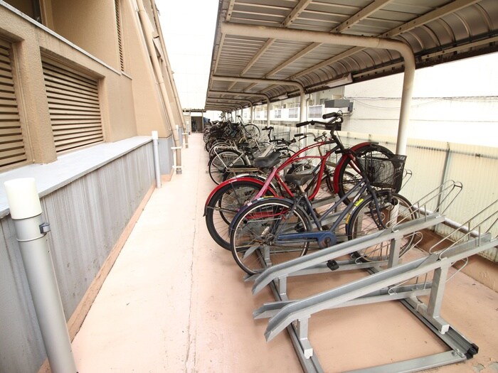 物件外観写真3　(駐輪場)