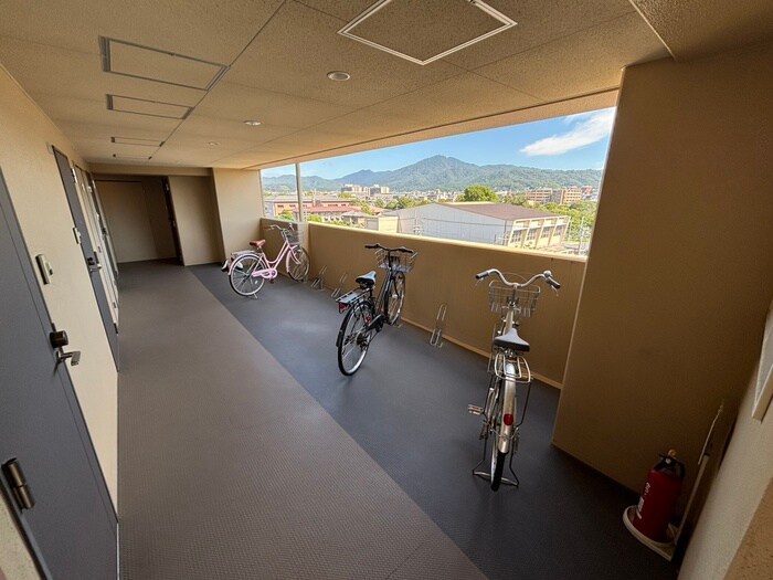 物件外観写真6　(駐輪場)