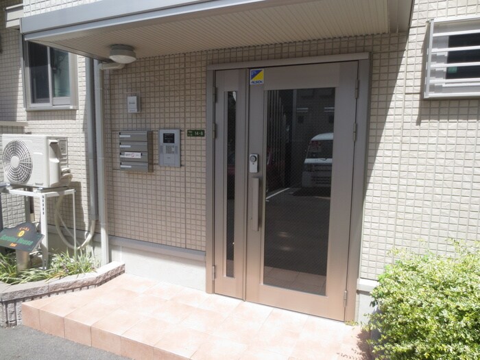 物件外観写真5　(エントランス部分)