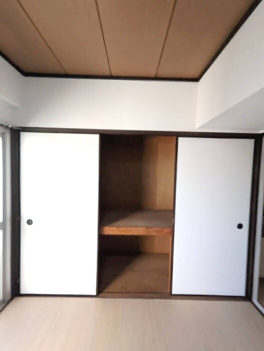 物件内観写真12　(収納)
