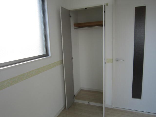 物件内観写真12　(収納)