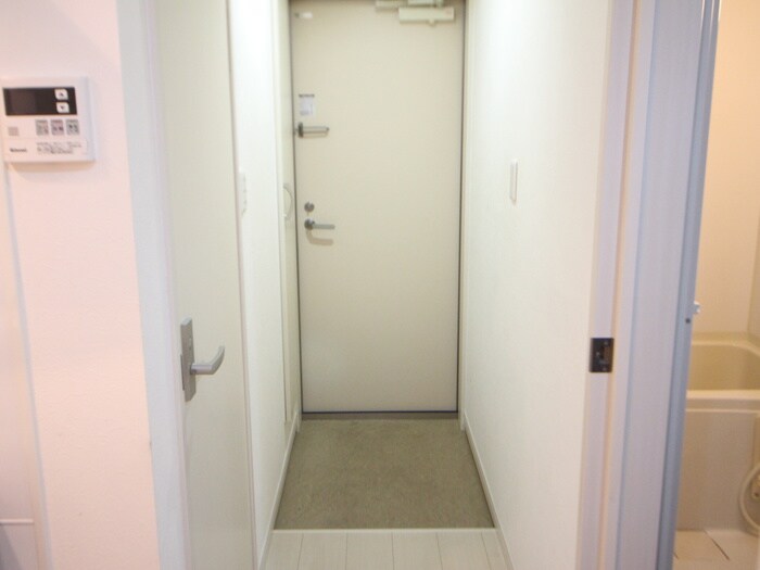 物件内観写真7　(玄関)