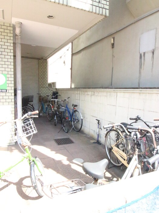 物件外観写真6　(駐輪場)