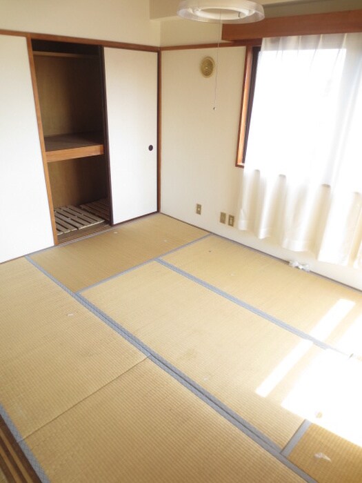 物件内観写真10　(居室)