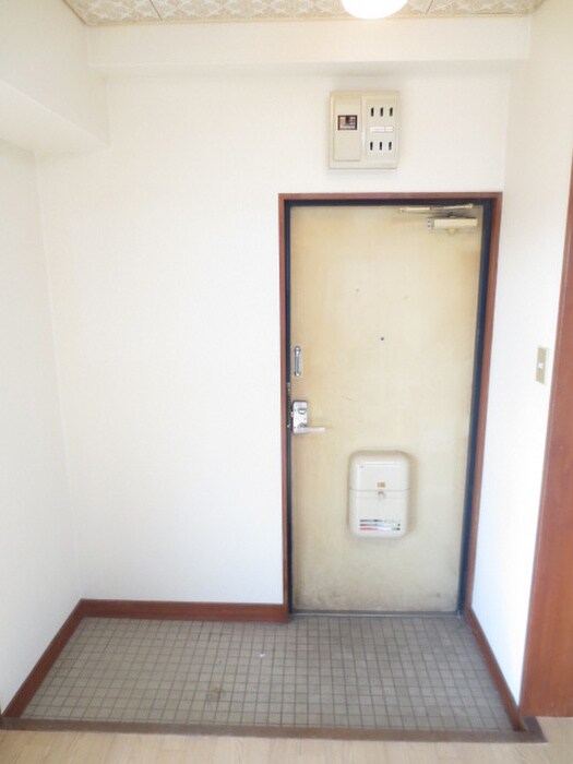 物件内観写真15　(玄関)