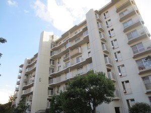 江坂住宅６号棟(107)外観写真