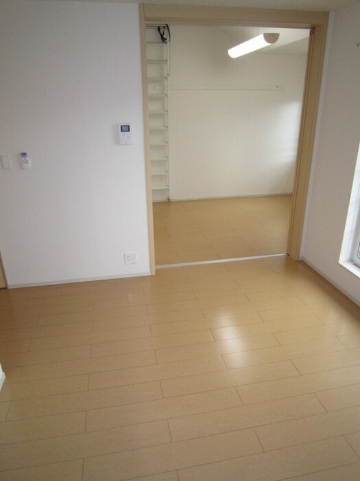 物件内観写真4　(居室)