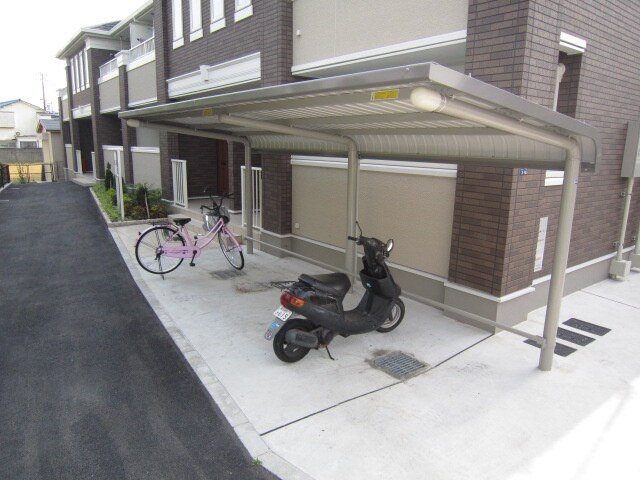 物件外観写真3　(駐輪場)