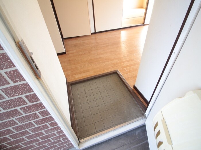 物件内観写真17　(玄関)