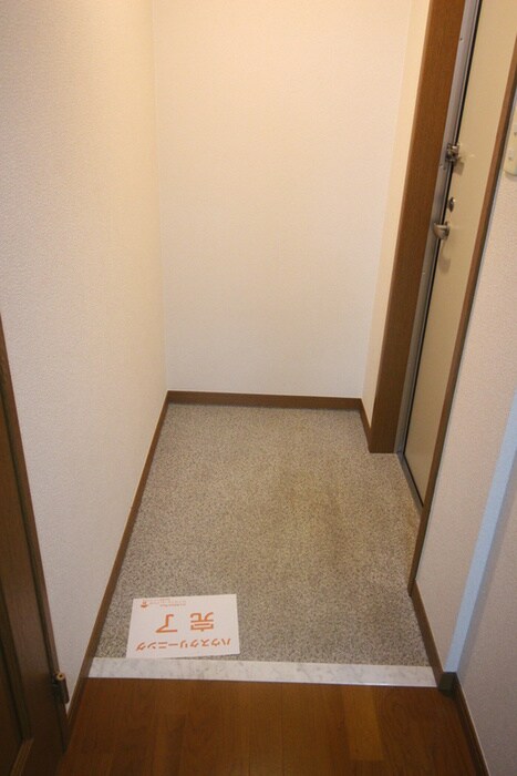 物件内観写真15　(玄関)