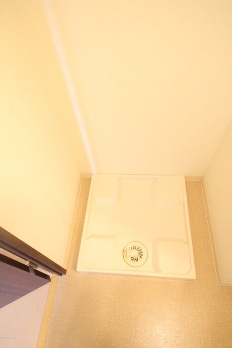 物件内観写真10　(洗濯機置場)