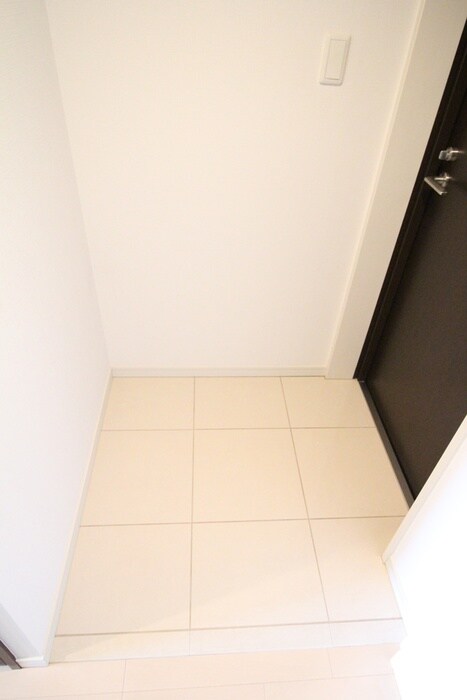 物件内観写真13　(玄関)