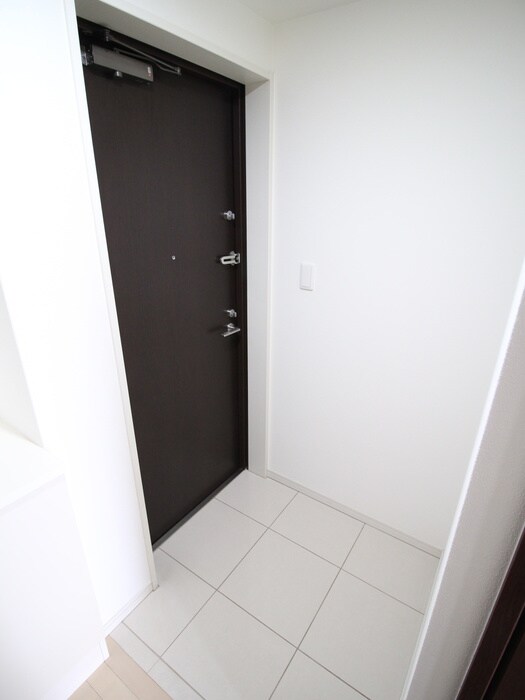 物件内観写真21　(玄関)