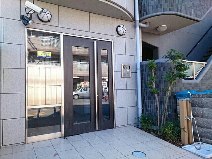 物件外観写真5　(エントランス部分)