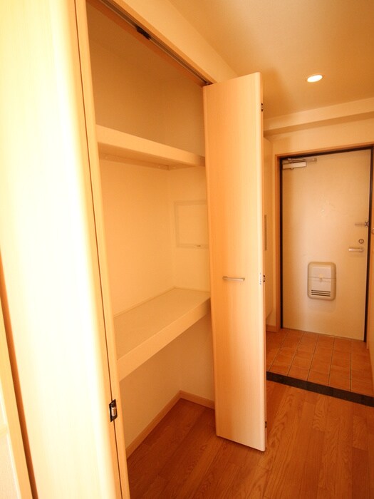 物件内観写真18　(収納)