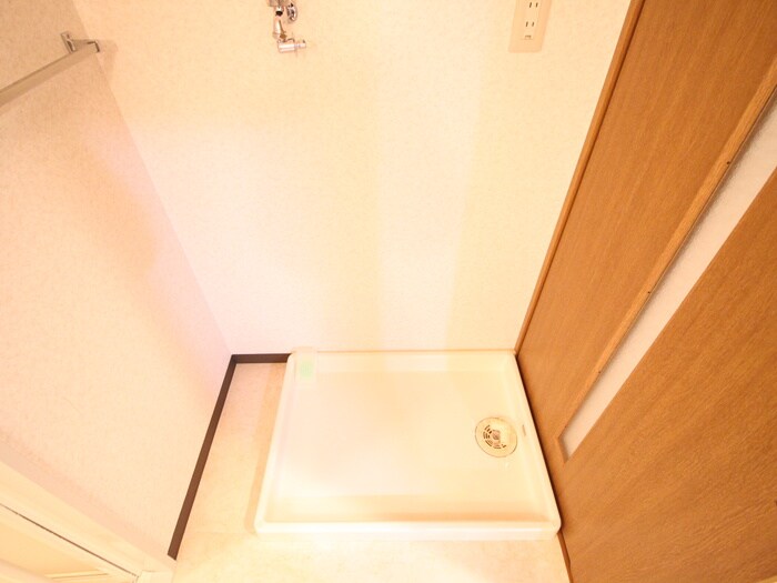 物件内観写真12　(洗濯機置場)