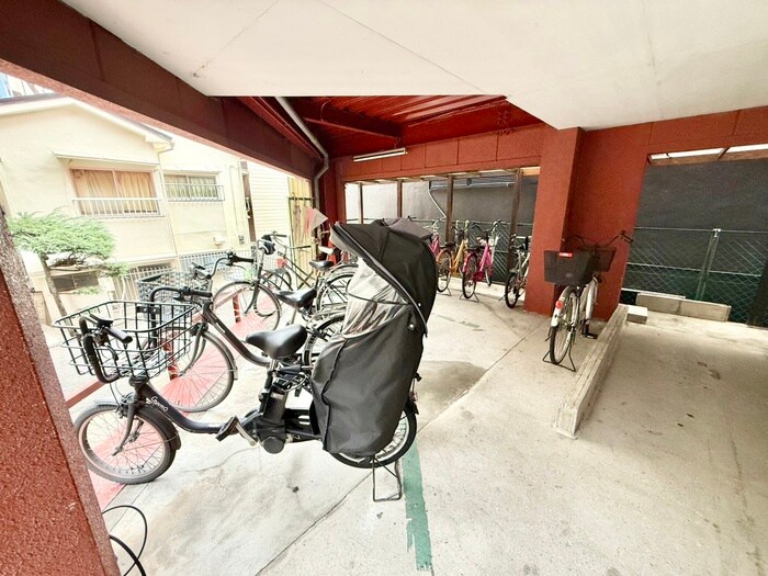 物件外観写真5　(駐輪場)