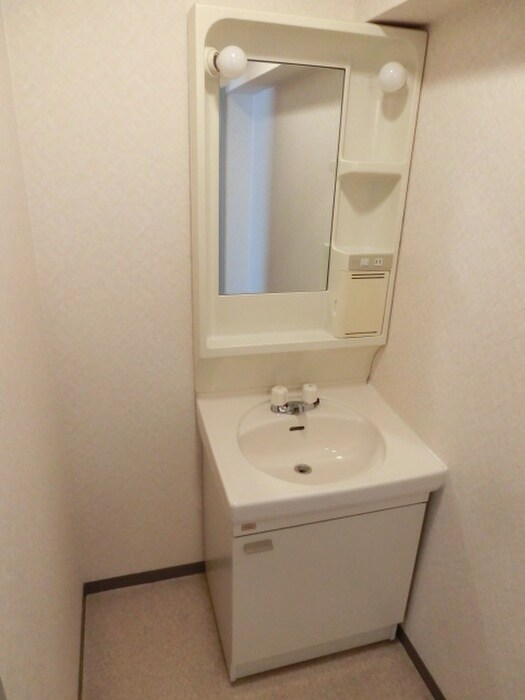 物件内観写真8　(洗面)