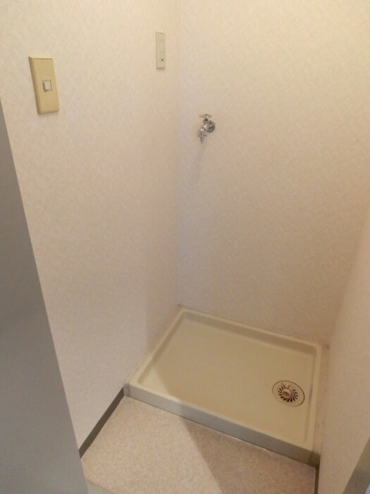 物件内観写真9　(洗濯機置場)