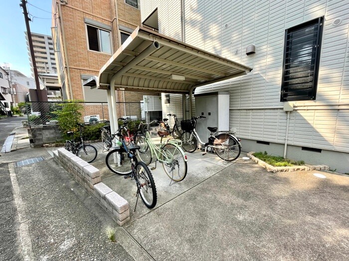 物件外観写真5　(駐輪場)