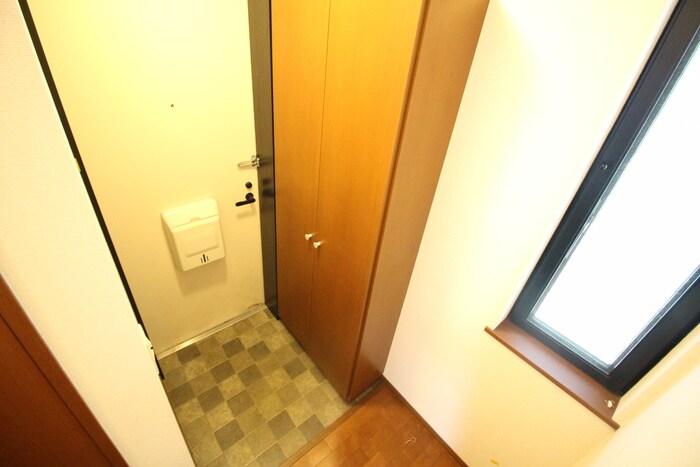 物件内観写真19　(玄関)