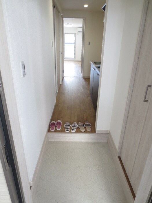 物件内観写真7　(玄関)