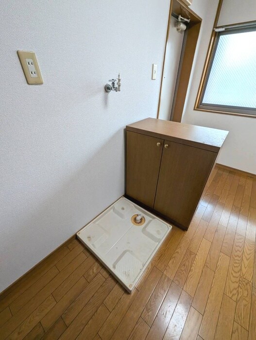 物件内観写真11　(洗濯機置場)