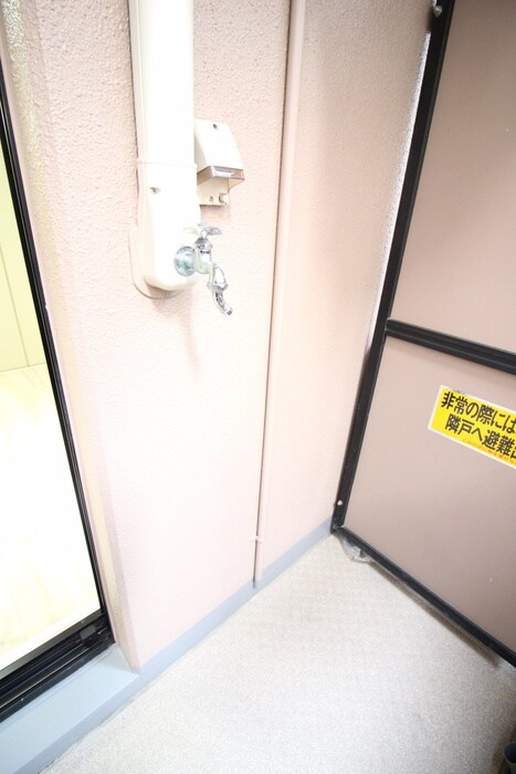 物件内観写真11　(洗濯機置場)