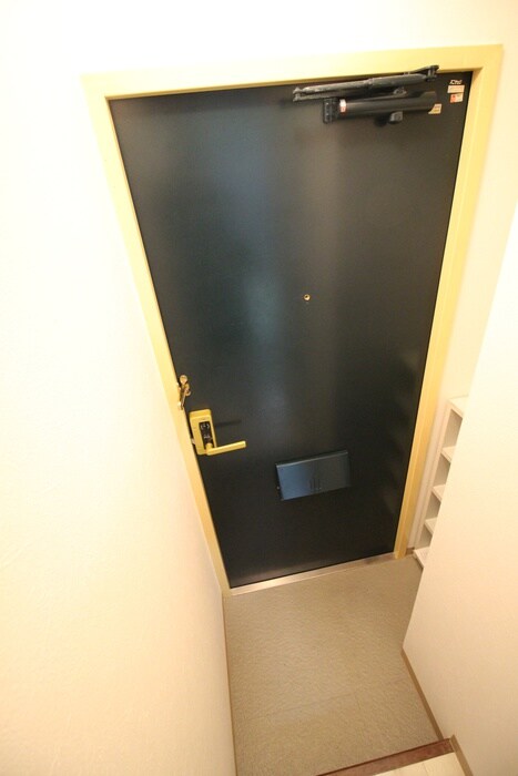 物件内観写真14　(玄関)