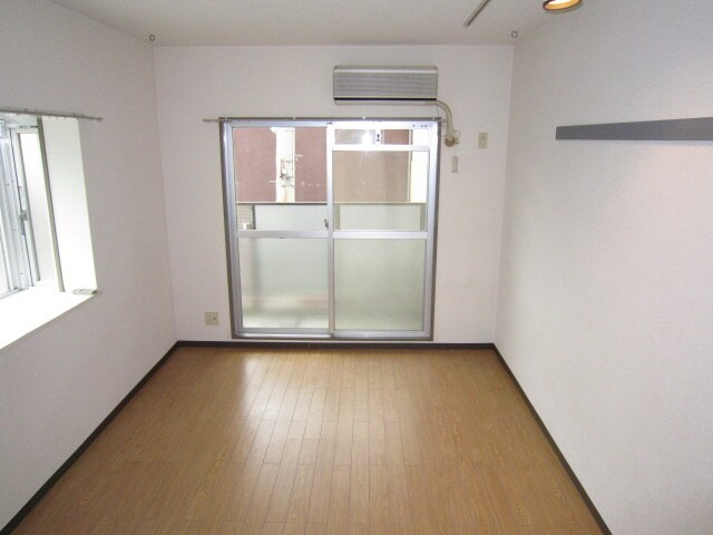 物件内観写真3　(居室)