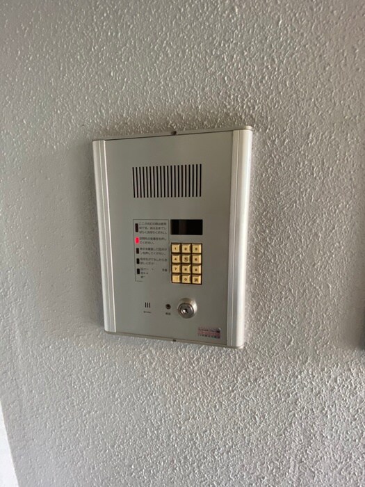 物件外観写真4　(エントランス部分)