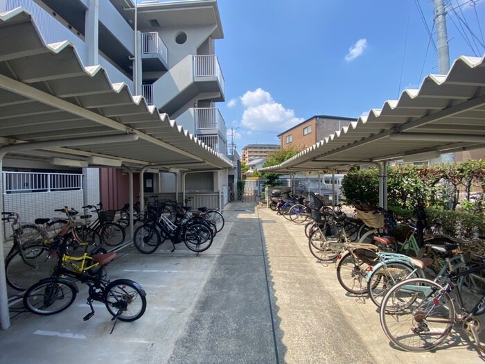 物件外観写真6　(駐輪場)