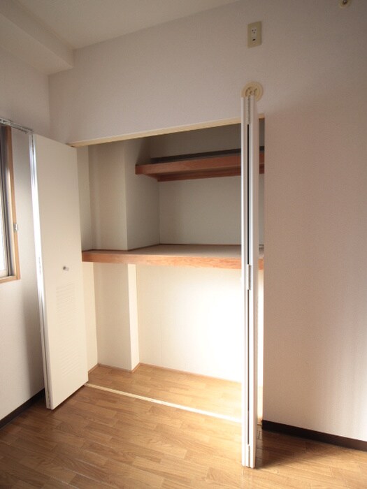 物件内観写真16　(収納)