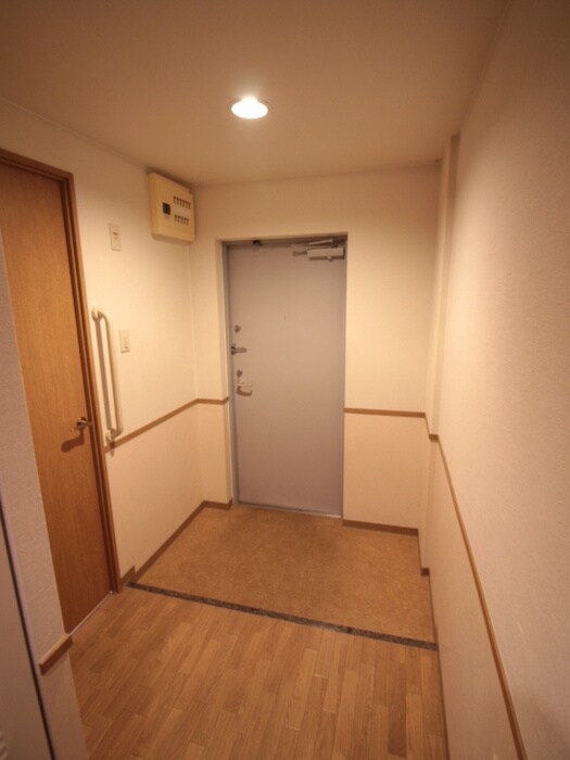 物件内観写真17　(玄関)
