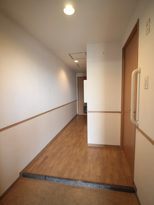 物件内観写真18　(廊下)