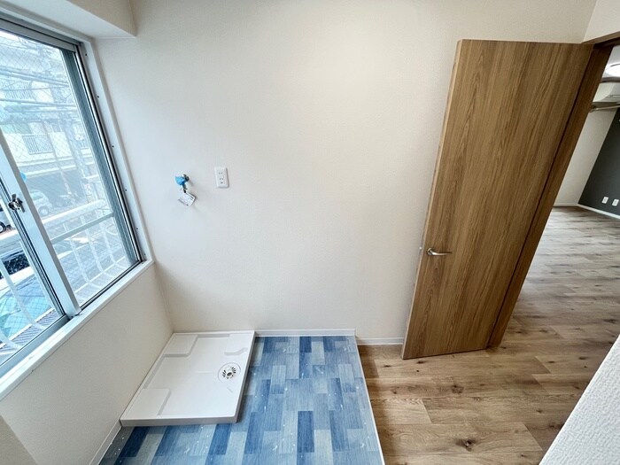 物件内観写真12　(洗濯機置場)