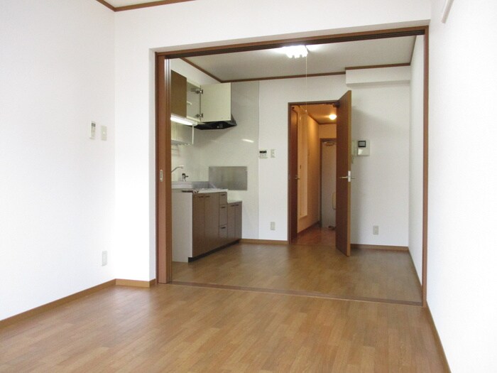 物件内観写真4　(居室)