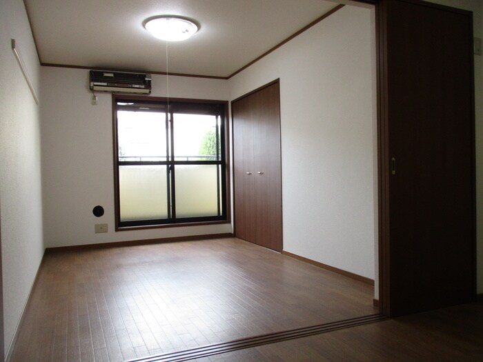 物件内観写真6　(居室)