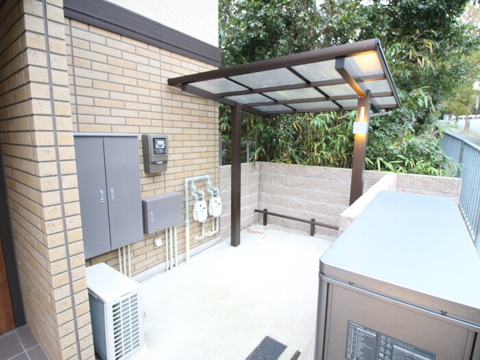 物件外観写真2　(駐車場)