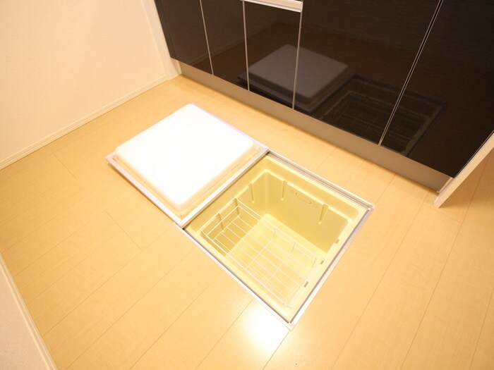 物件内観写真16　(収納)