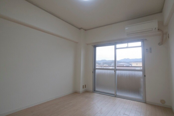 物件内観写真4　(居室)