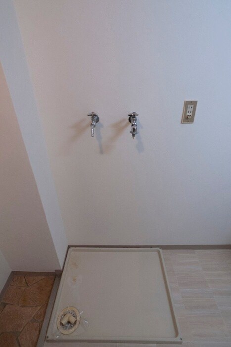 物件内観写真13　(洗濯機置場)