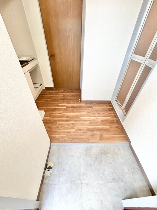 物件内観写真16　(玄関)